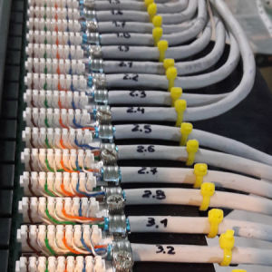 Монтажные работы: СКС, телеком. шкафы